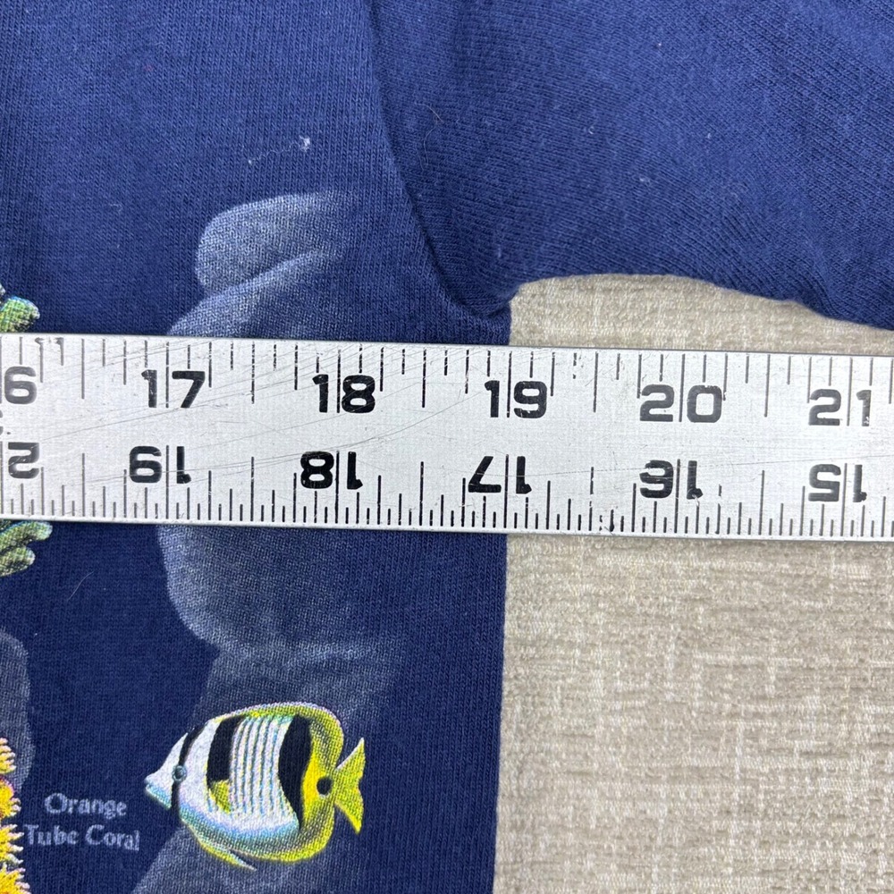 Vintage 2002 Ocean Journey Coral Reef Fish All Over Print T-Shirt Navy Blue M - Picture 8 of 10